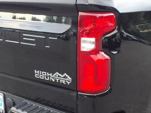 Used 2022 Chevrolet Silverado 1500 High Country AWD/4WD image 9