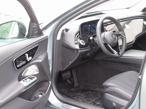 Certified 2024 Mercedes-Benz E 350 4MATIC Sedan image 9