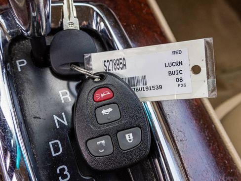 Used 2008 Buick Lucerne CXL w/ Ultra Confidence Package FWD image 26