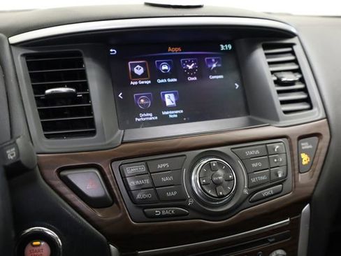 Used 2018 Nissan Pathfinder Platinum image 19