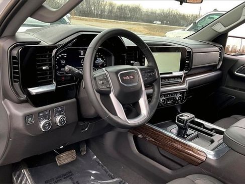 Used 2024 GMC Sierra 1500 Elevation w/ X31 Off-Road Package image 18