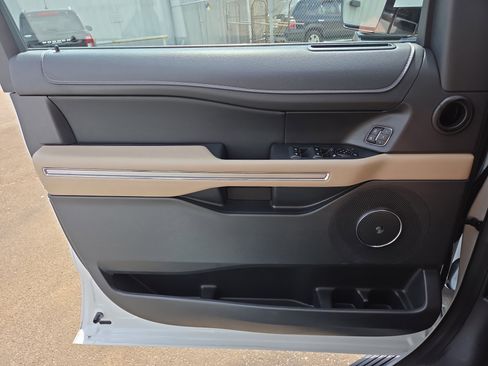 Certified 2024 Ford Expedition Limited RWD image 19
