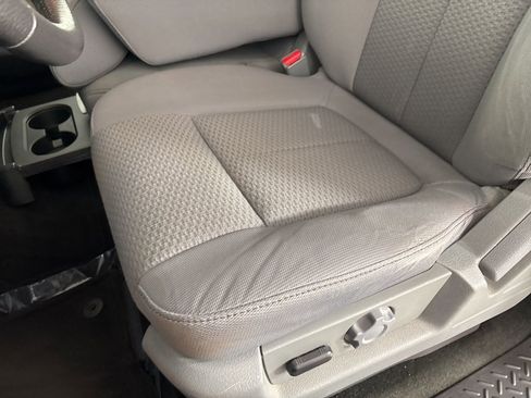 Used 2011 Ford F150 XLT w/ XLT Chrome Pkg image 9