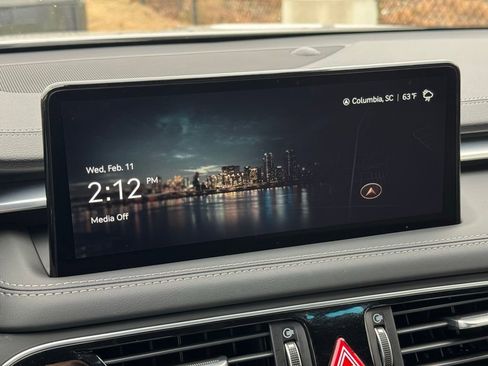 Used 2023 Genesis G70 2.0T image 29