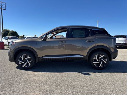 New 2026 Nissan Kicks SV image 2