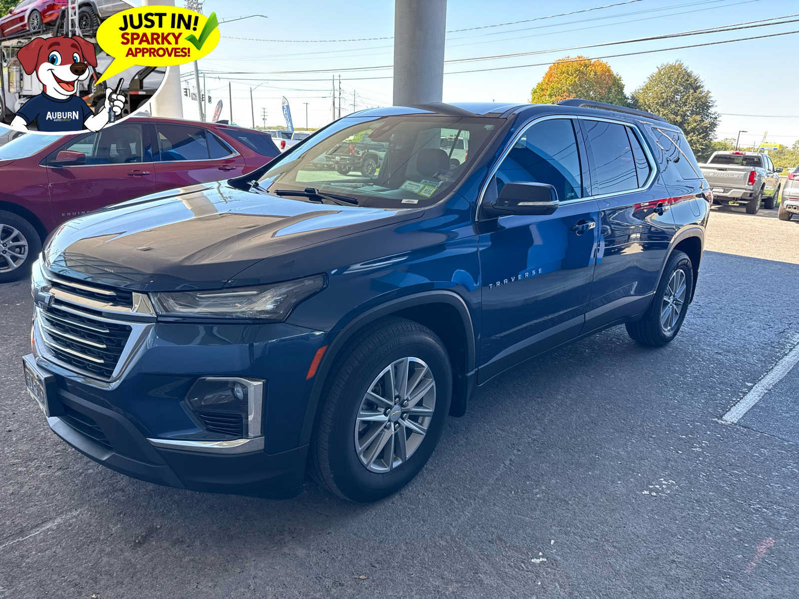 Used 2023 Chevrolet Traverse LT AWD/4WD image 1