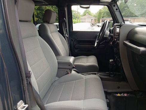 Used 2007 Jeep Wrangler Unlimited Rubicon w/ PWR Convenience Group AWD/4WD image 16