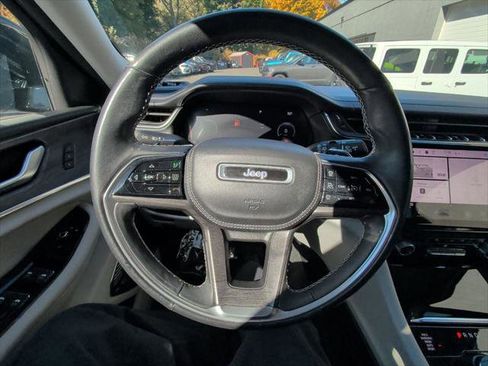 Certified 2022 Jeep Grand Cherokee L Overland AWD/4WD image 21