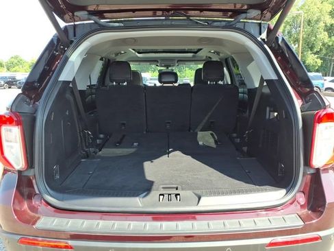 Certified 2022 Ford Explorer XLT w/ Equipment Group 202A AWD/4WD image 8