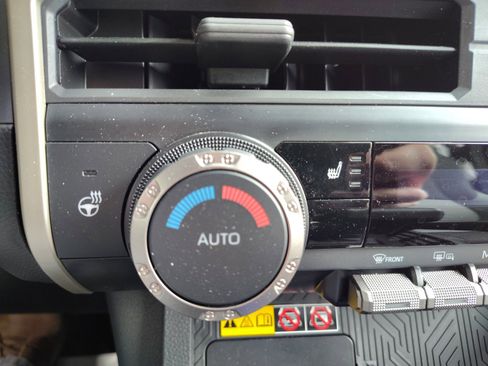 Used 2024 Toyota Tacoma TRD Off-Road image 24