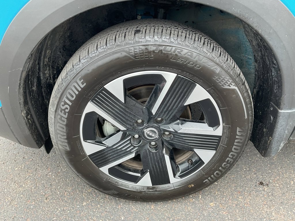 Used 2025 Nissan Kicks SR AWD/4WD image 9