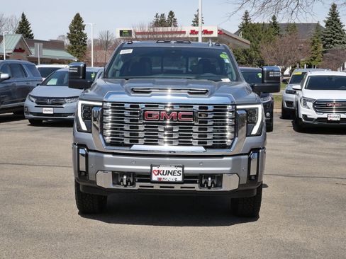 New 2026 GMC Sierra 3500 Denali w/ Denali Reserve Package AWD/4WD image 2