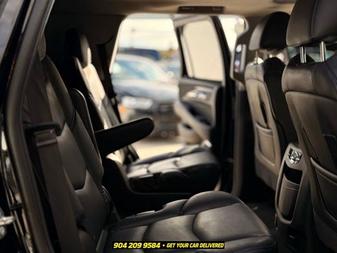 Used 2019 Cadillac Escalade Luxury AWD/4WD image 14
