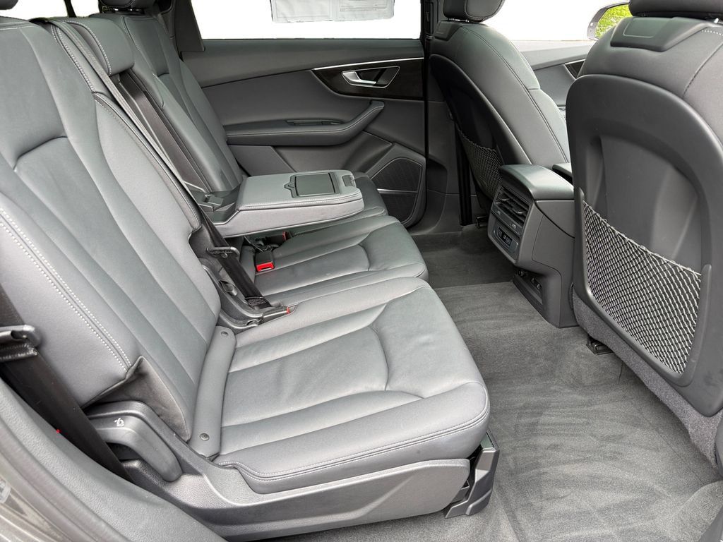 Used 2025 Audi Q7 3.0T Premium Plus AWD/4WD image 18
