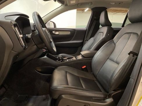 Used 2025 Volvo XC40 B5 Core AWD/4WD image 71