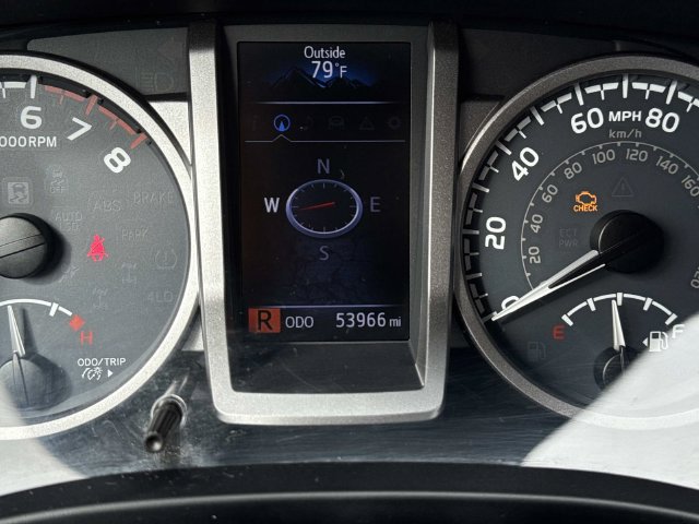 Used 2016 Toyota Tacoma Limited w/ Towing Package RWD image 27