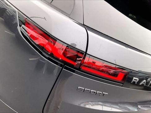 Used 2025 Land Rover Range Rover Sport Dynamic SE image 32