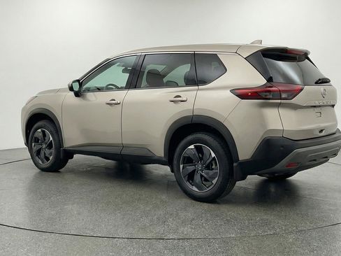 Used 2025 Nissan Rogue SV image 6