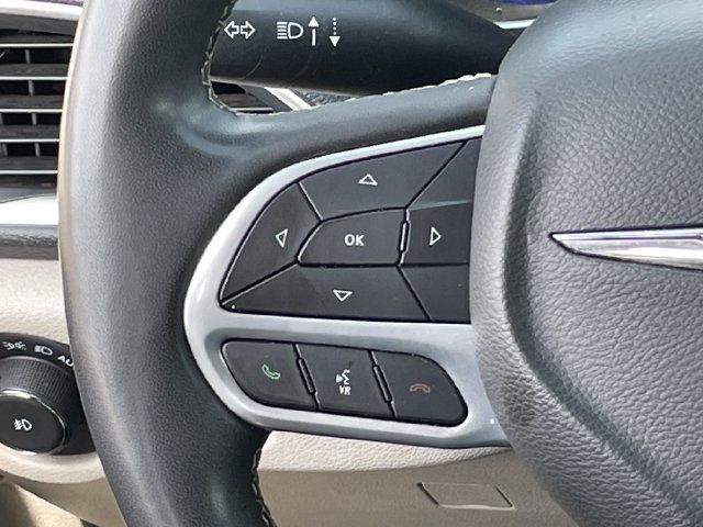 Used 2022 Chrysler Pacifica Limited FWD image 13