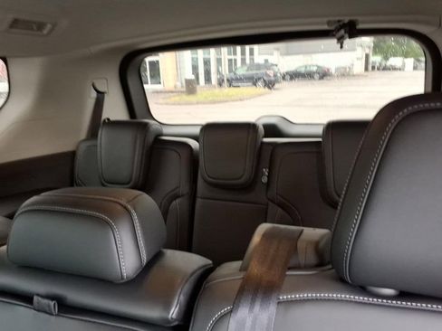 Certified 2026 Nissan Armada SV RWD image 8