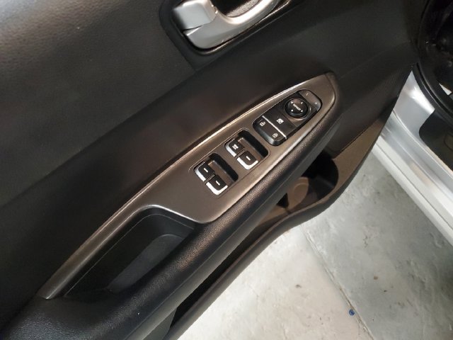 Used 2018 Kia Optima LX FWD image 13