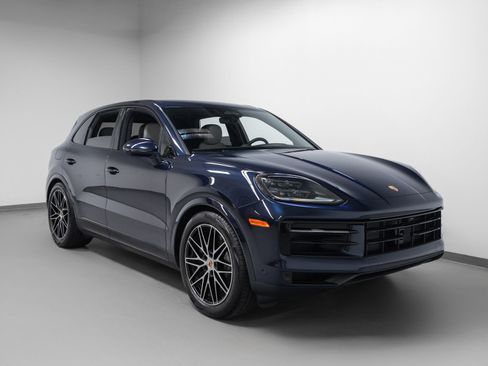 Certified 2026 Porsche Cayenne S AWD/4WD image 10