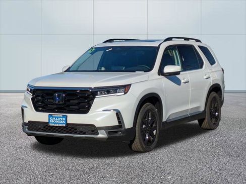 New 2025 Honda Pilot Touring image 1