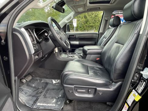 Used 2018 Toyota Sequoia TRD Sport AWD/4WD image 11