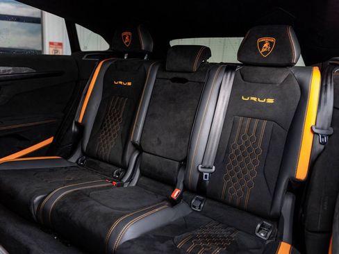 Used 2024 Lamborghini Urus Performante AWD/4WD image 10