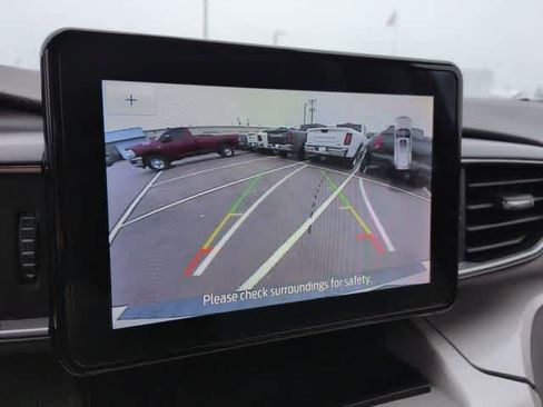 Used 2023 Ford Explorer XLT w/ Equipment Group 202A AWD/4WD image 28