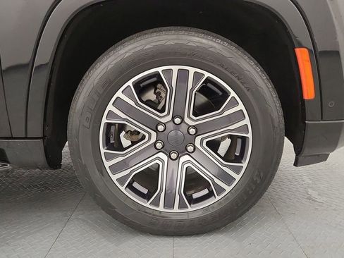 Used 2024 Jeep Wagoneer L Series II w/ Flexible Seating Group AWD/4WD image 27