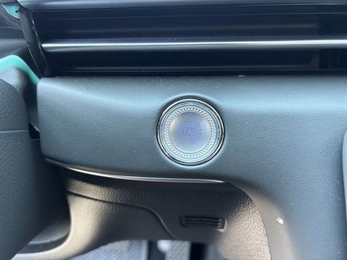 Used 2025 Genesis GV80 2.5T Select image 35