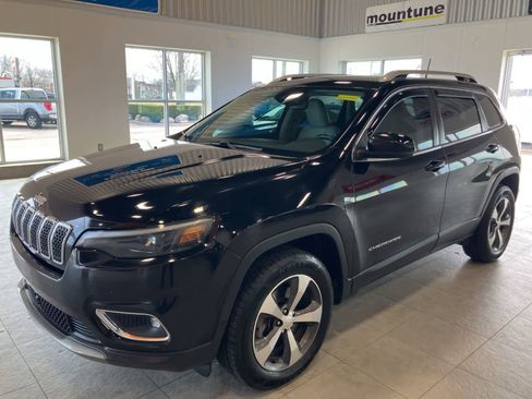 Used 2019 Jeep Cherokee Limited w/ Technology Group AWD/4WD image 1