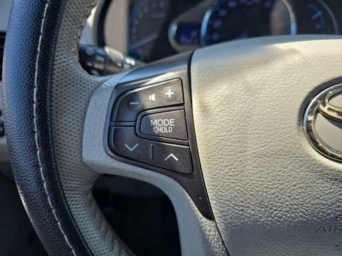 Used 2012 Toyota Sienna XLE w/ XLE Navigation Pkg image 20