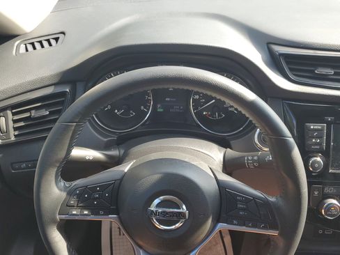 Used 2019 Nissan Rogue SV image 22