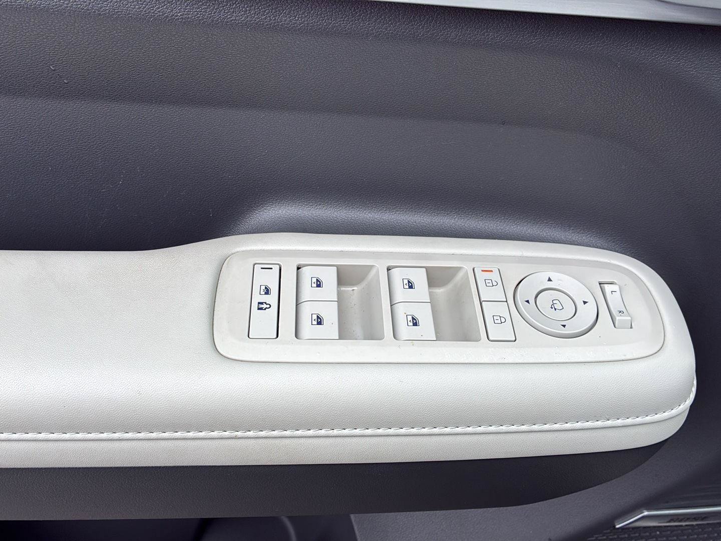 Used 2024 Hyundai Santa Fe Calligraphy AWD/4WD image 27