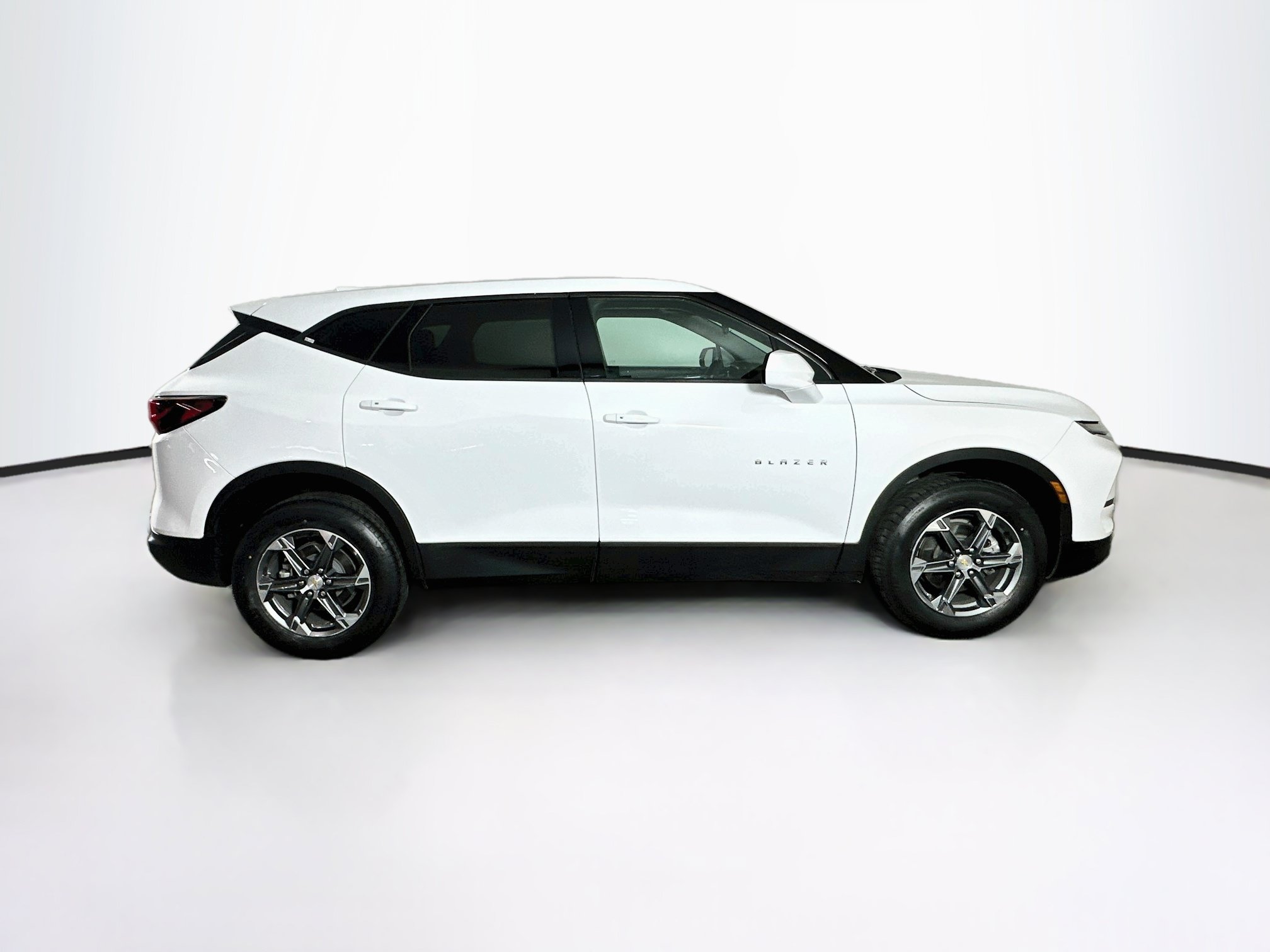 Used 2026 Chevrolet Blazer LT FWD image 10