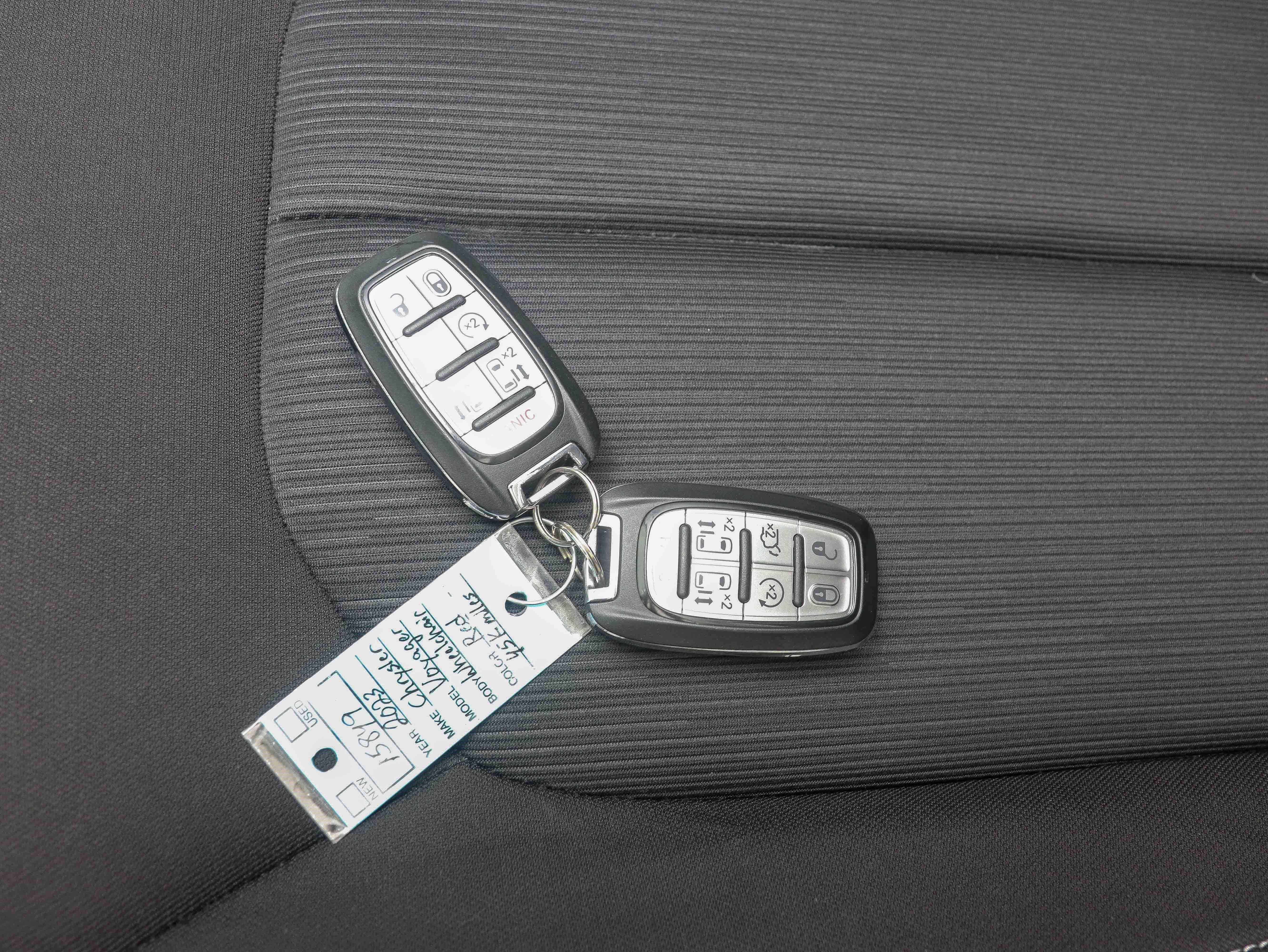 Used 2023 Chrysler Voyager LX FWD image 35