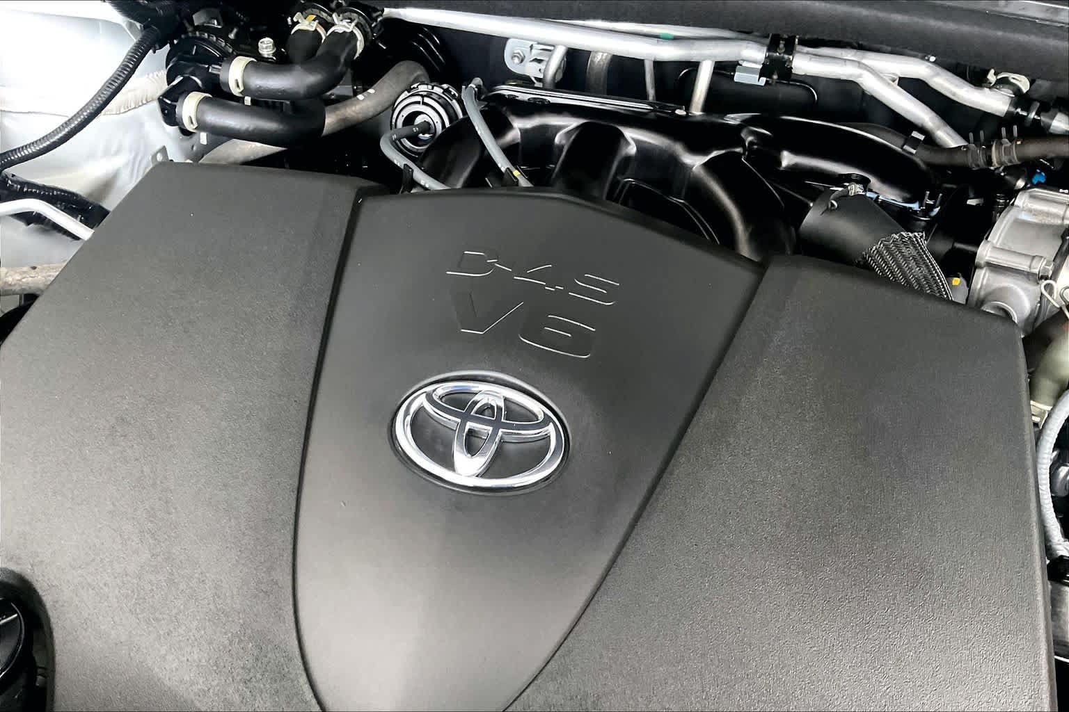 Used 2022 Toyota Highlander L FWD image 33