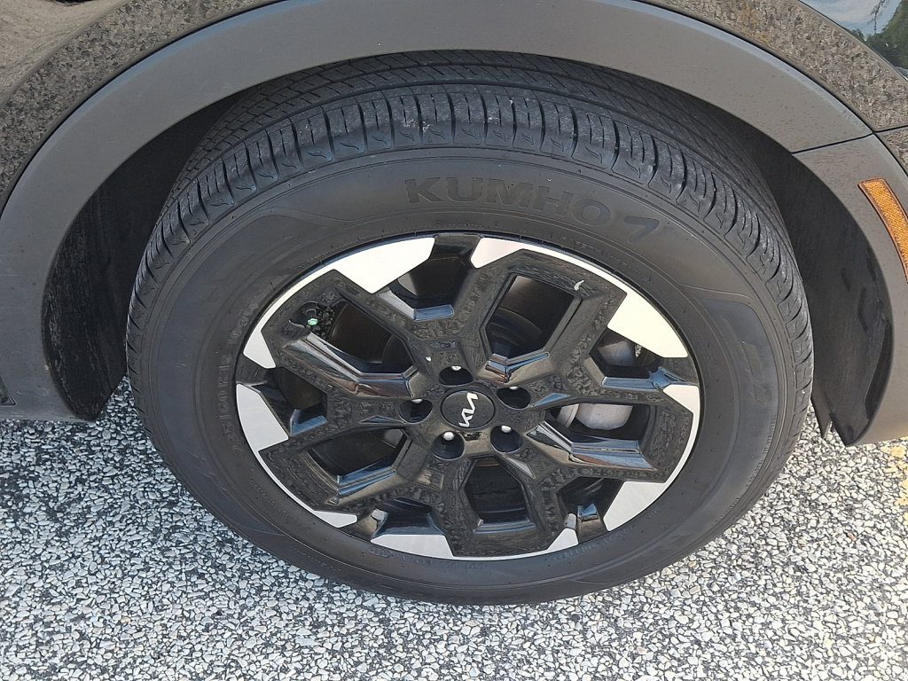 Used 2024 Kia Sorento S FWD image 11
