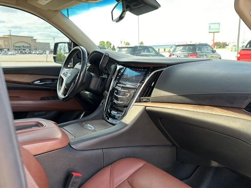 Used 2016 Cadillac Escalade Premium AWD/4WD image 74