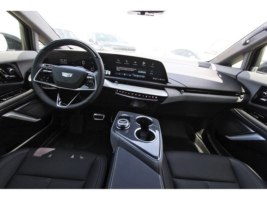 New 2027 Cadillac Optiq Luxury AWD/4WD image 9