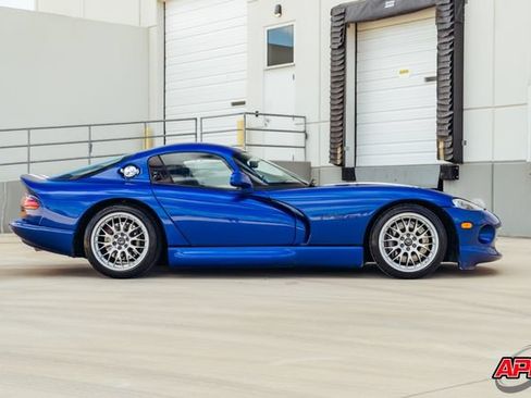 Used 1997 Dodge Viper GTS RWD image 10