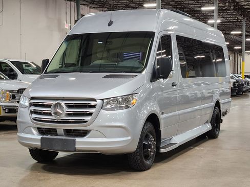Used 2021 Mercedes-Benz Sprinter 3500 image 4