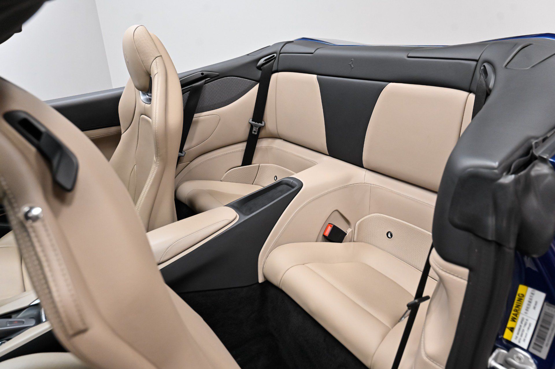 Used 2019 Ferrari Portofino RWD image 8