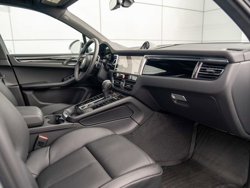New 2026 Porsche Macan image 26