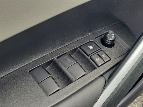 New 2026 Toyota Corolla Cross L image 17