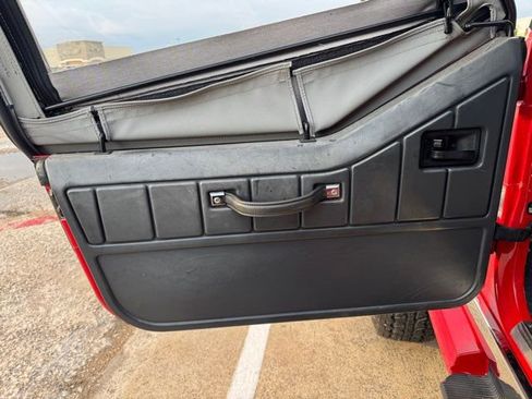 Used 1995 Jeep Wrangler SE image 29