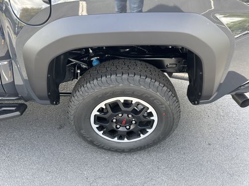 New 2025 Toyota Tacoma 4x4 Double Cab image 12