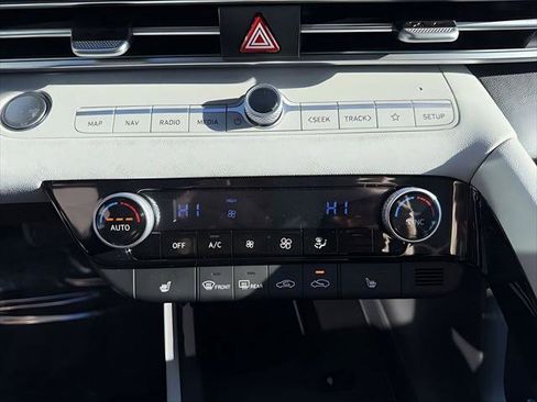 New 2026 Hyundai Elantra Limited image 24